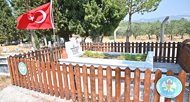 Manisa Büyükşehir Belediyesi Şehit Kabirlerini Yeniliyor