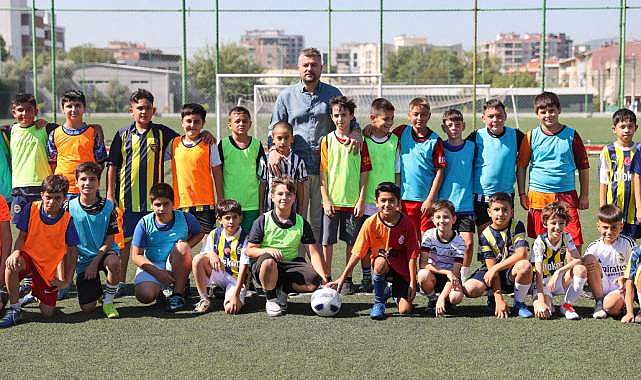 Buca'da Spor Sever Gençlere Destek