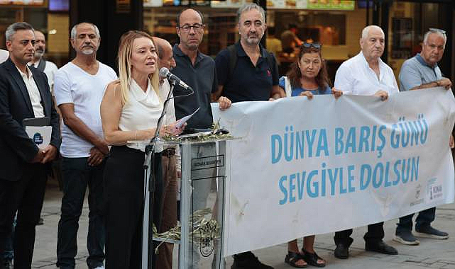 Konak'ta 'Dünya Barış Günü' Basın Açıklaması
