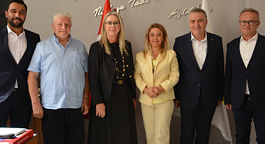 AK Partili Çankırı'dan İzmir Gazeteciler Cemiyeti Ziyareti