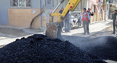 Bayraklı Belediye Başkanı Önal, Asfalt Çalışmalarını İnceledi
