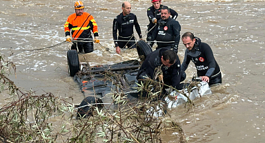 Foça'da Sel Afetinin Ardından Yoğun Çalışmalar Sürüyor