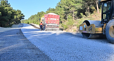 Kırkağaç'taki Yollarda Bakım, Onarım ve Kaplama İşlemi