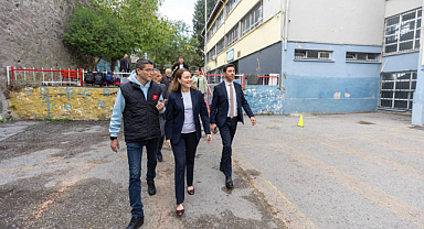 Konak Belediye Başkanı Mutlu'dan Öğrencilere Ziyaret