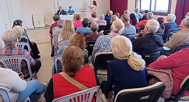Konak'ın İleri Yaş Merkezi'nde Seminerler Devam Ediyor