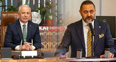 AK Parti Karşıyaka'dan 'Bostanlı Pazarı' Eleştirisi