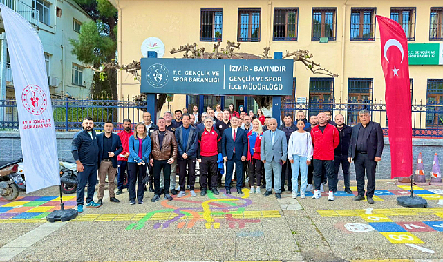 Bayındır Gençlik Merkezi'nde Bilgilendirme Toplantısı