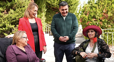 Çeşme Belediyesi Alaçatı Ek Hizmet Binası Kırmızı Bayrak Ödülü Aldı