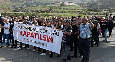 Çiğli'de 'Harmandalı Çöplüğünü İstemiyoruz' Yürüyüşü