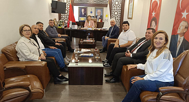 İZDEDA Yönetiminden İYİ Parti İzmir İl Başkanı Doğan'a Ziyaret