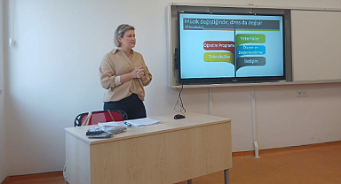 İzmir'de Harezmi Eğitim Modeli Öğretmen Eğitimleri Başladı