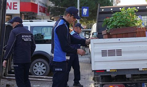 Ayvalık Belediyesi'nden Yol İşgallerine Karşı Denetim