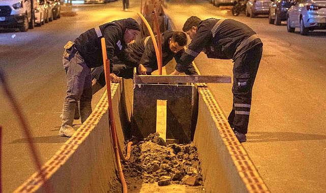 Bornova Merkez Pazaryeri Önünde Orta Refüj Çalışması Başladı