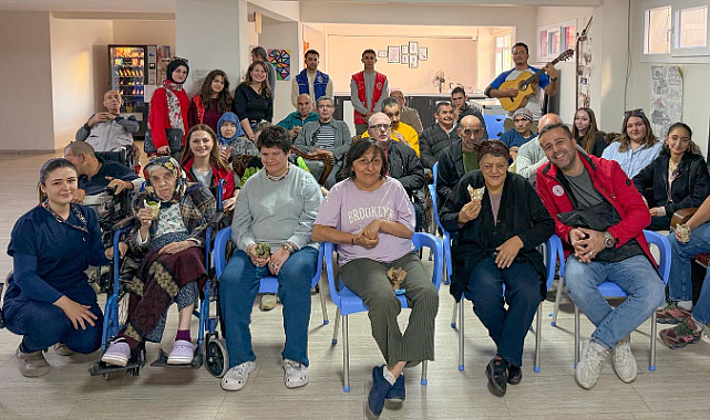 Gençlik Merkezi Üyelerinden Engelli Bakım Merkezi Ziyareti