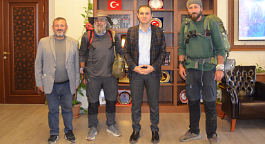 Seyyah Ömer'den 4 Yıllık Yürüyüş: 2 Motosikletini Sattı, Borç Aldı