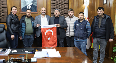 Bayındır Belediye Başkanı Sakarsu, Esnaf ve Sanatkarlar Odası Başkanı ve Yönetim Kurulu Üyelerini Ağırladı
