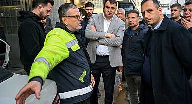Eşki ve Güç Bornova'da Selden Etkilenen Mahallelerde İncelemelerde Bulundu