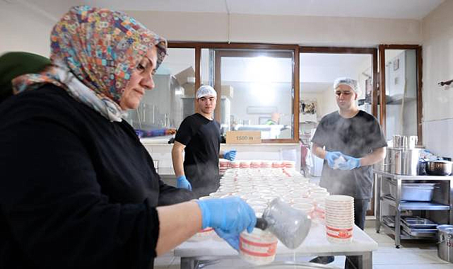 Seferihisar Aşevi'nden Her Gün 250 Vatandaşa Sıcak Yemek