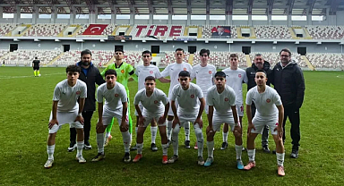 Tire Belediyespor U 18 Takımı Sezonu Yenilgisiz Tamamladı