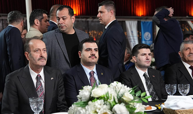 AK Partili İnan İzmir Ülkü Ocakları'nın İftarına Katıldı