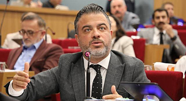 AK Partili Kocabaş'tan Kordon Yeraltı Otopark'ı Eleştirisi