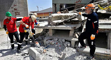 Bornova Belediyesi Arama Kurtarma Ekibi 'Armasını' Aldı