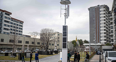 Bornova Belediyesi'nden 'Hibrit Enerji Direği'