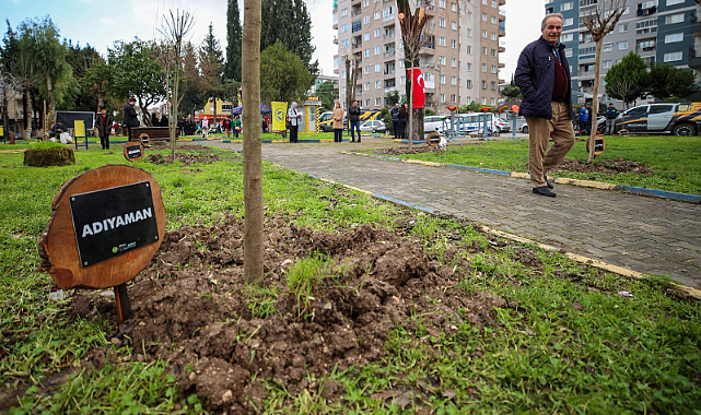 Buca'da 6 Şubat'ta Vefat Edenler Fidanlarla Anıldı