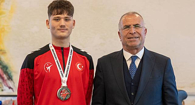 Gaziemirli Taekwondocu Türkiye Şampiyonu Oldu