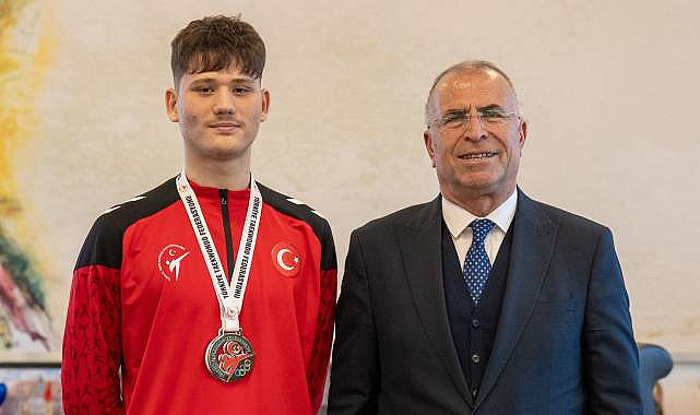 Gaziemirli Taekwondocu Türkiye Şampiyonu Oldu