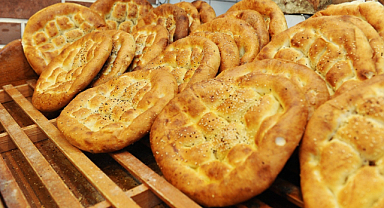 Karşıyaka'da 'Askıda Pide' Kampanyası Başladı