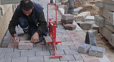 Konak Sokaklarında Üstyapı Çalışmaları