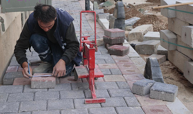 Konak Sokaklarında Üstyapı Çalışmaları