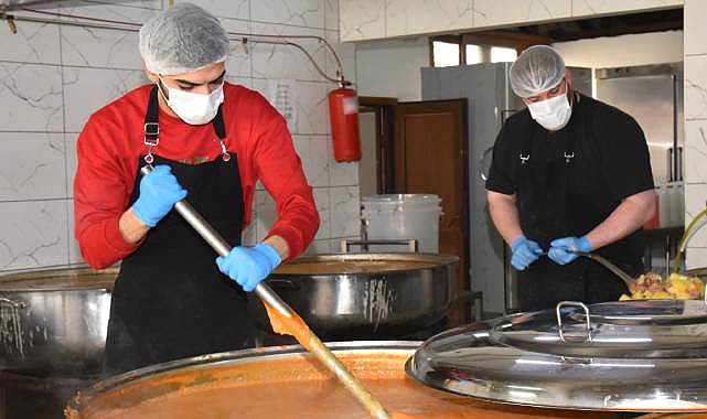 Menemen Belediyesi Aşevi'nden Her Gün 10 Bin Kişiye Yemek