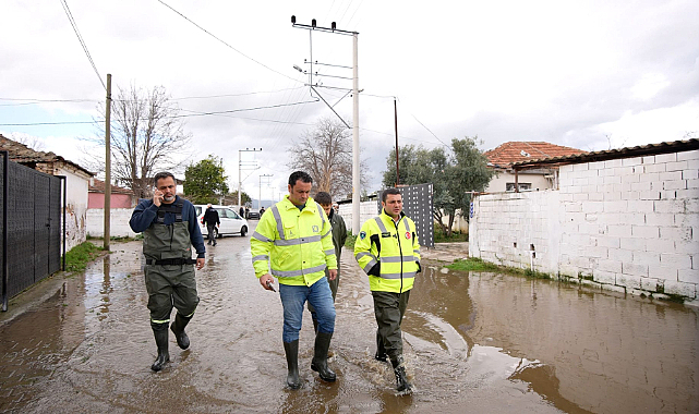 Torbalı Belediye Ekiplerinin Yağış Mesaisi