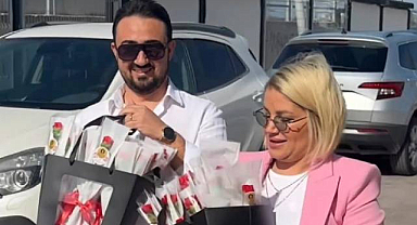 SİPKİ-DER Ege Bölge Başkanı Yunus Akın Eşiyle 8 Mart'ta Karanfil Dağıttı