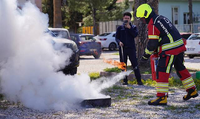 Ayvalık Belediyesi Çalışanlarına Yangın Bilgilendirmesi