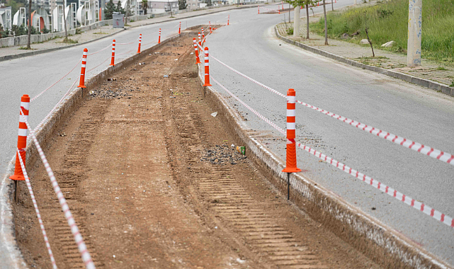 Bornova'daki Varyant Yolsa Refüj Çalışması