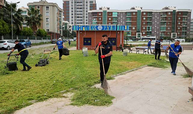 Buca'da Yaz Öncesi Yabani Ot Biçme ve Çevre Düzenleme Çalışması