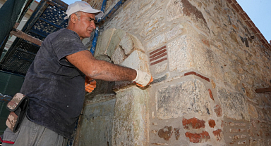 Gaziemir'in Tarihi Çift Çeşme'si Aslına Uygun Şekilde Yenileniyor