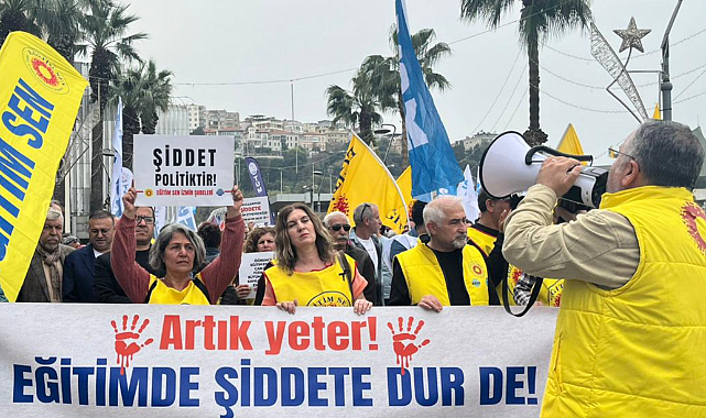 İzmir'de Eğitim Sendikalarından 'Okullardaki Şiddet' Protestosu