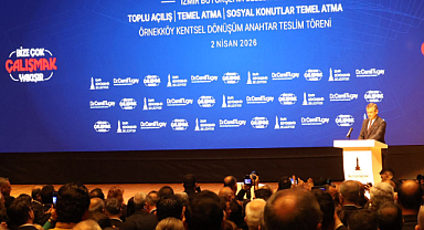 İzmir'deki Toplu Temel Atma ve Anahtar Teslim Töreni