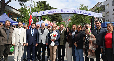 AK Parti İzmir Milletvekili Çankırı'dan Bayındır Çiçek Festivali Ziyareti