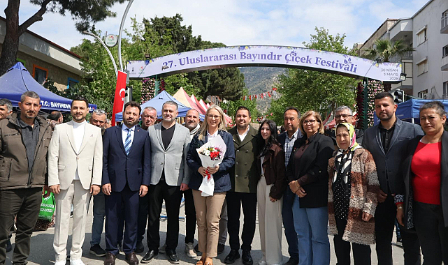 AK Parti İzmir Milletvekili Çankırı'dan Bayındır Çiçek Festivali Ziyareti