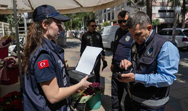 Bornova Belediyesi Zabıtasından Taşınabilir Yazıcıyla Anında Ceza