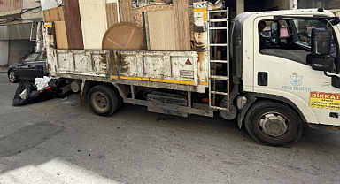 Konak'taki Bir Evden 10 Ton Atık Çıkarıldı