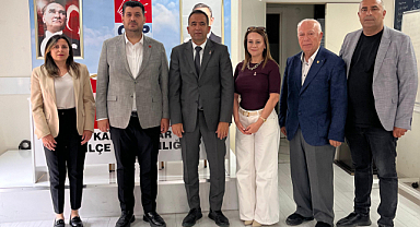 Zafer Partisi Heyetinden Karabağlar'da CHP'ye Destek Ziyareti