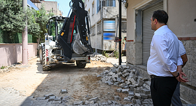 Bornova Çamdibi'nde Kilit Parke Taşları Kaldırılıyor