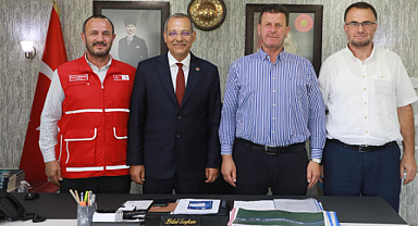 Dinçel ve Kızılay Ekibinden Akyazı'da Yardım Çalışmaları