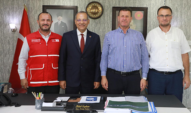 Dinçel ve Kızılay Ekibinden Akyazı'da Yardım Çalışmaları